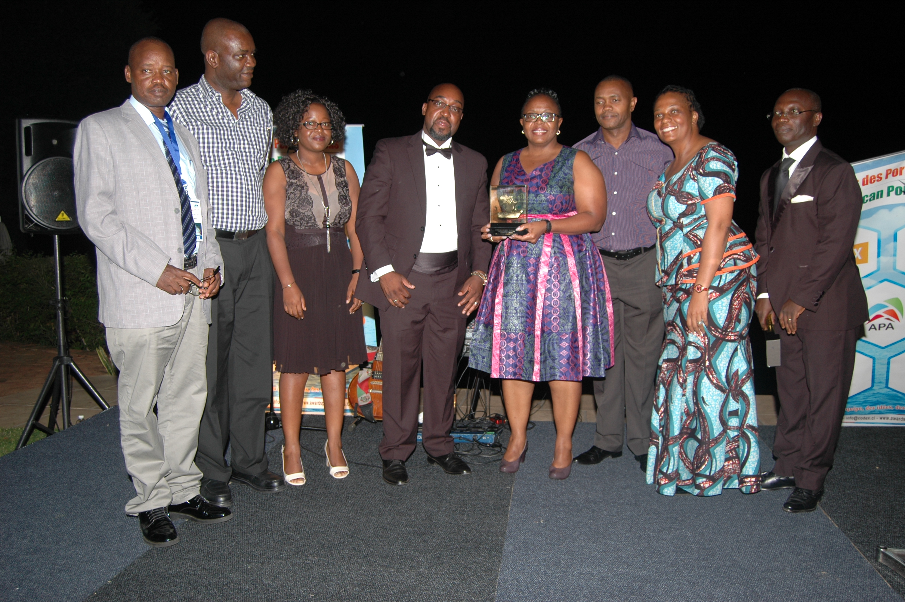 MD receives award.JPG